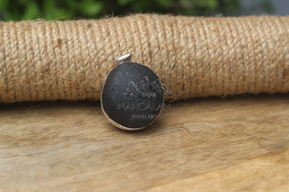 Big Size Sudershan Shaligram in Silver Pendant, Religious Gifts, Sudarshan Saligram Stone Gandaki River Nepal, Ritual Object